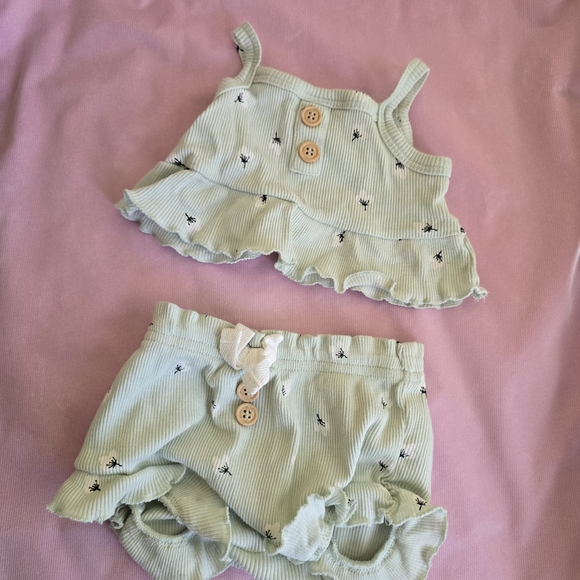 Rachel Zoe Light Green Ruffle Diaper Cover Set - Picture 1 of 3